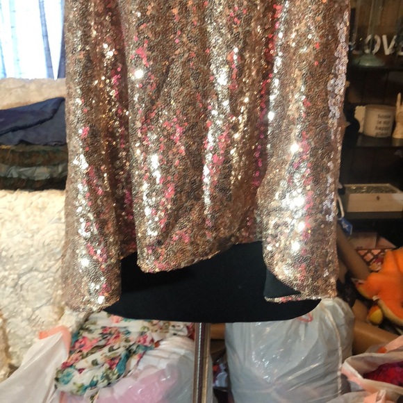 Beautiful Gold Sequin Women’s Designer Blouse - Picture 15 of 17